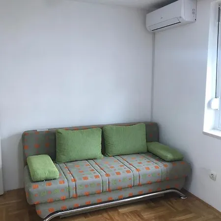 Azra Apartment