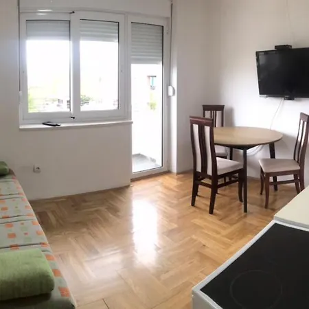 Apartment Azra